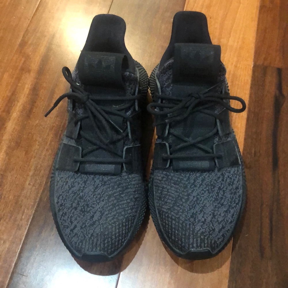 Adidas Sneakers